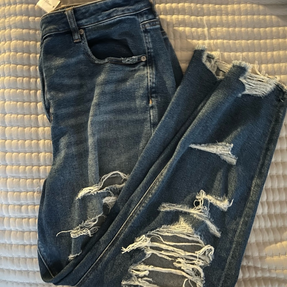 American Eagle Mom Jean ripped